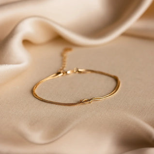 Forever Knot Armband – Ein bedeutungsvolles Geschenk für Paare, beste Freunde und die Familie